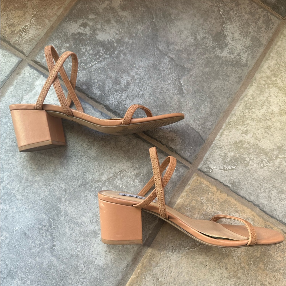 Steve Madden Nude Sandals - Picture 4 of 5